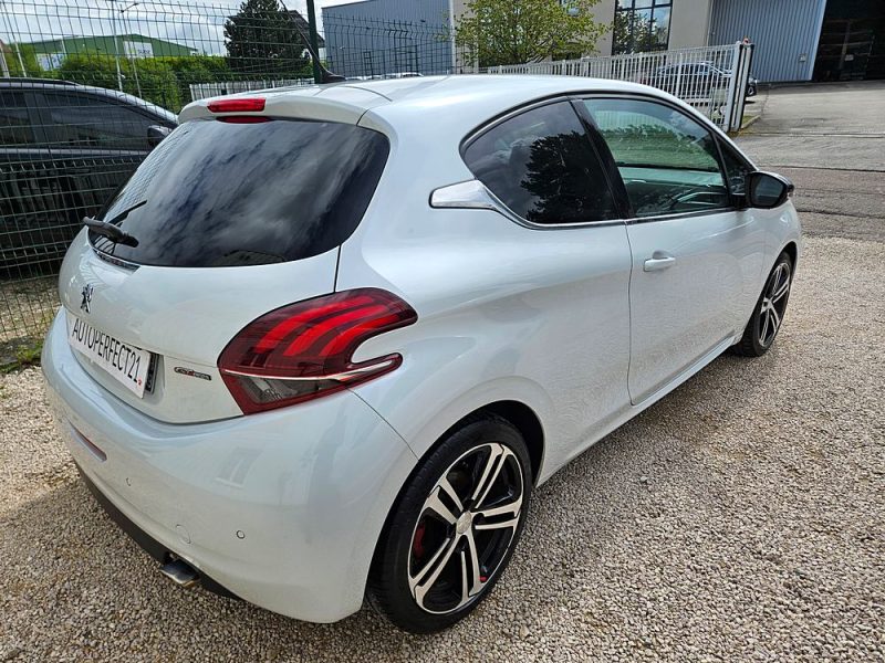 PEUGEOT 208 2016