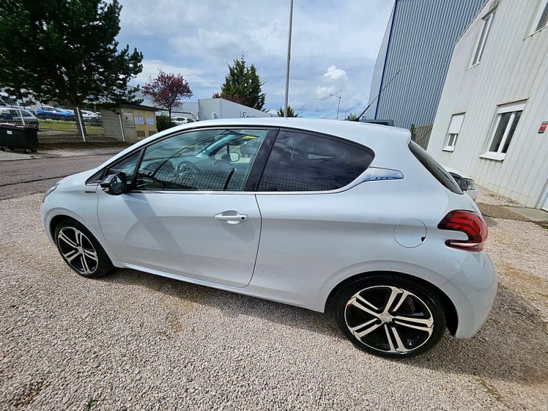 PEUGEOT 208 2016