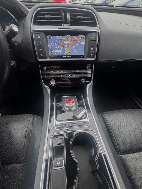 JAGUAR XE 25t 2.0 240 PORTFOLIO AUTO*GPS*CUIR*XENON*