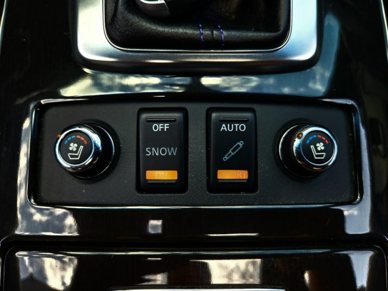 Infiniti QX70 QX 70 3.7 V6 320 S PREMIUM*TOIT*360°CAMERA*