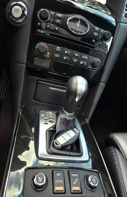 Infiniti QX70 QX 70 3.7 V6 320 S PREMIUM*TOIT*360°CAMERA*