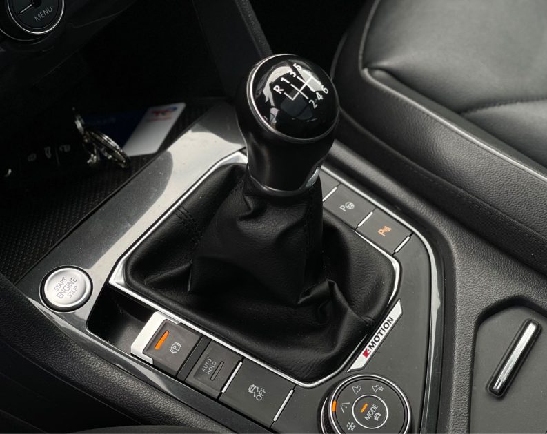 VOLKSWAGEN TIGUAN II 2.0 TDi 16V BMT Rline 4Motion 150 ch GARANTIE 6 MOIS