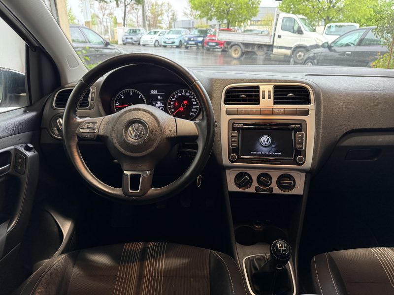 VOLKSWAGEN POLO 2012