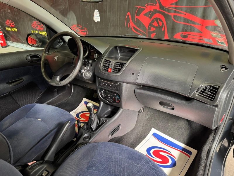 PEUGEOT 206+ 1.4 HDI 70 Urban 