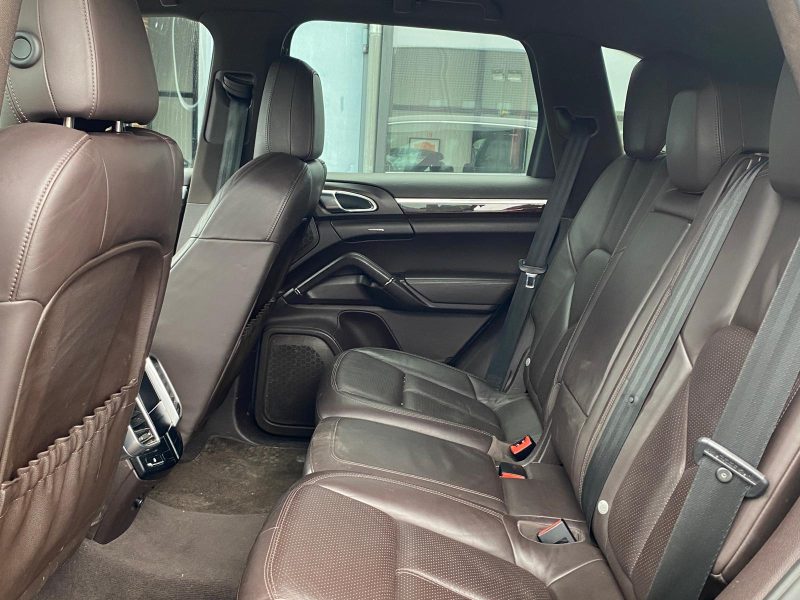 PORSCHE CAYENNE 3.0 V6 D 211Ch - Garantie 6 mois