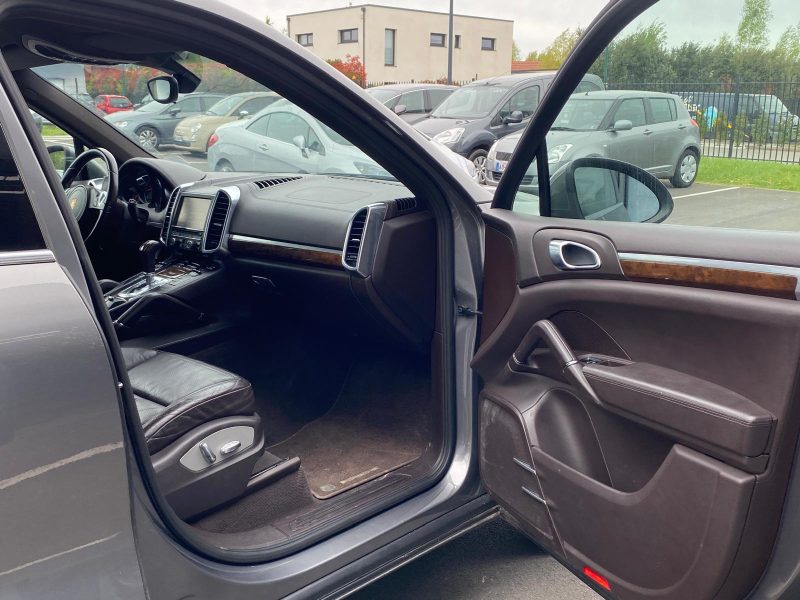 PORSCHE CAYENNE 3.0 V6 D 211Ch - Garantie 6 mois