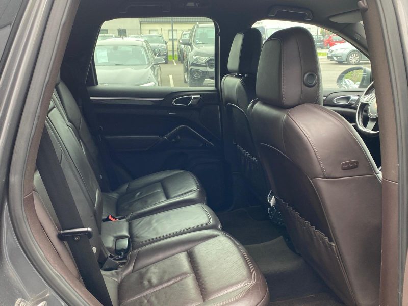 PORSCHE CAYENNE 3.0 V6 D 211Ch - Garantie 6 mois