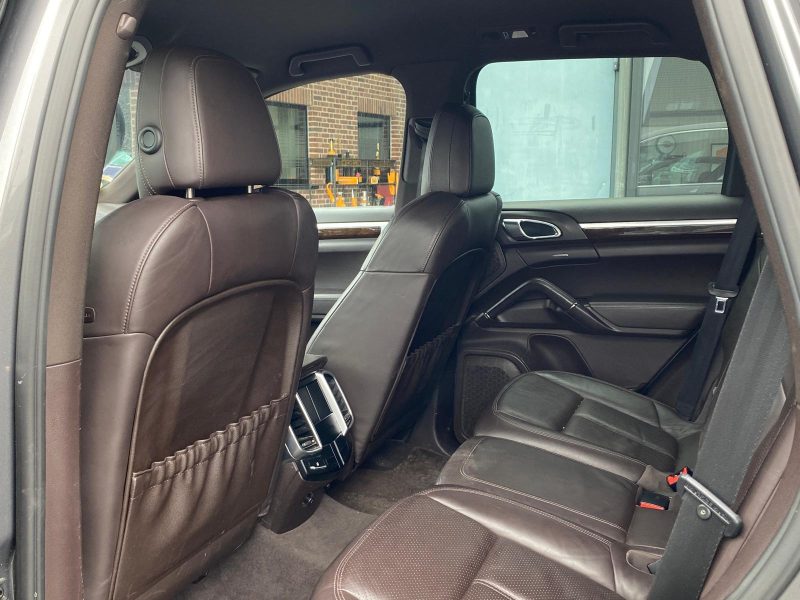 PORSCHE CAYENNE 3.0 V6 D 211Ch - Garantie 6 mois
