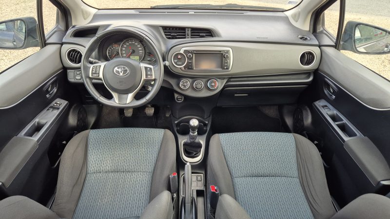 TOYOTA YARIS 2011