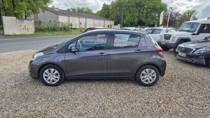 TOYOTA YARIS 2011