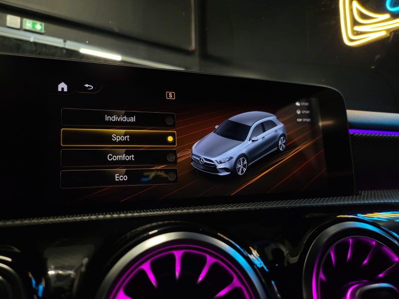 MERCEDES CLASSE A 180d 1.5 CDI / PROGRESSIVE LINE 7G-DCT / CIEL ETOILE + JANTES AMG LINE + CARPLAY /