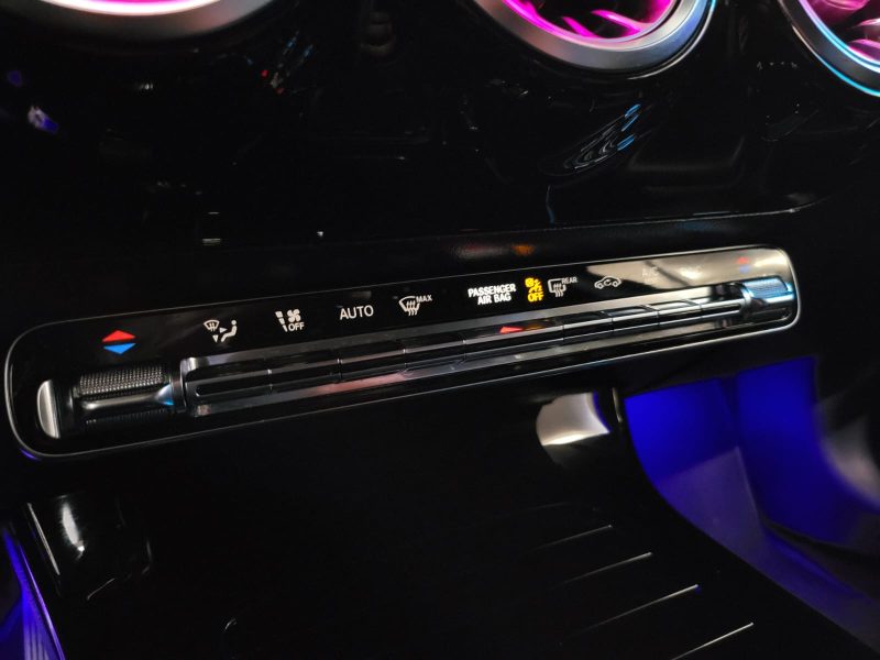 MERCEDES CLASSE A 180d 1.5 CDI / PROGRESSIVE LINE 7G-DCT / CIEL ETOILE + JANTES AMG LINE + CARPLAY /