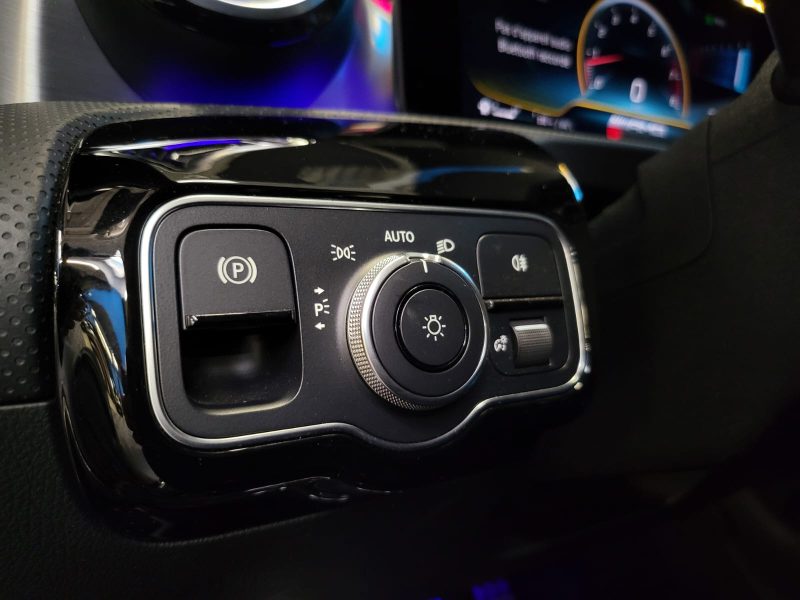 MERCEDES CLASSE A35 AMG 4-MATIC 7G-DCT / VOLANT SPORT + SIEGES BAQUET + SUIVIE MERCEDES /