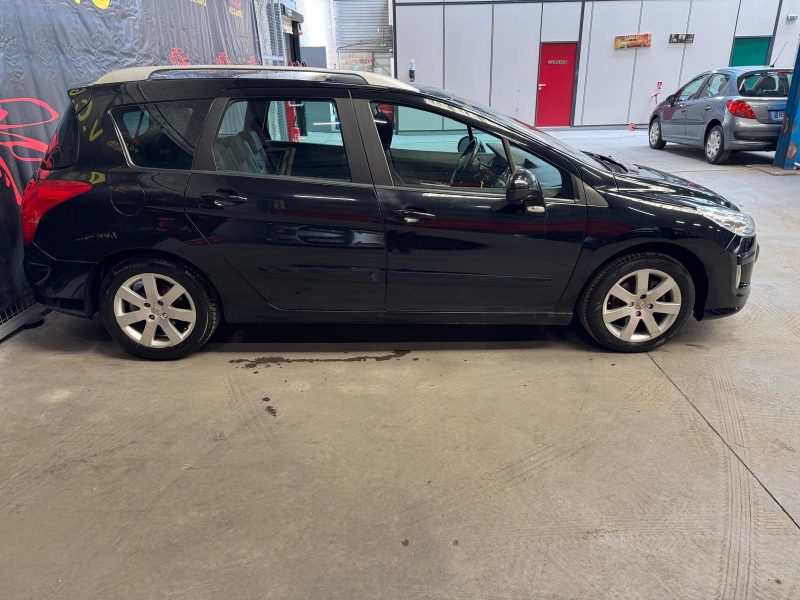 PEUGEOT 308 SW 1.6 HDi 110 Premium 