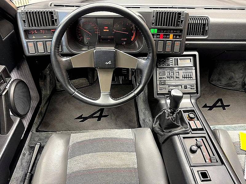 RENAULT ALPINE V6TU 2.5 V6 Turbo 205CV 1987