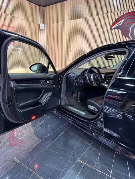 PORSCHE PANAMERA  2011