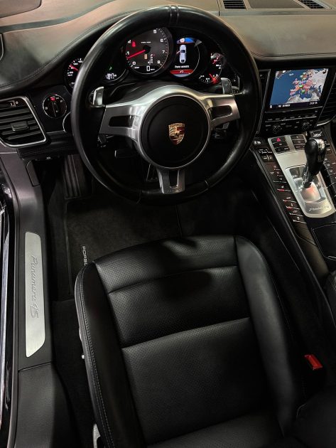 PORSCHE PANAMERA  2011