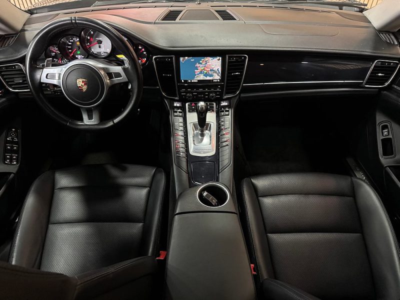 PORSCHE PANAMERA  2011