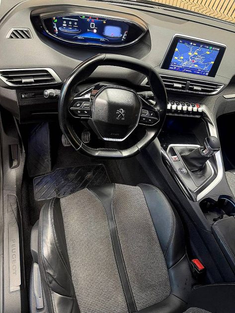 PEUGEOT 3008 SUV 2018