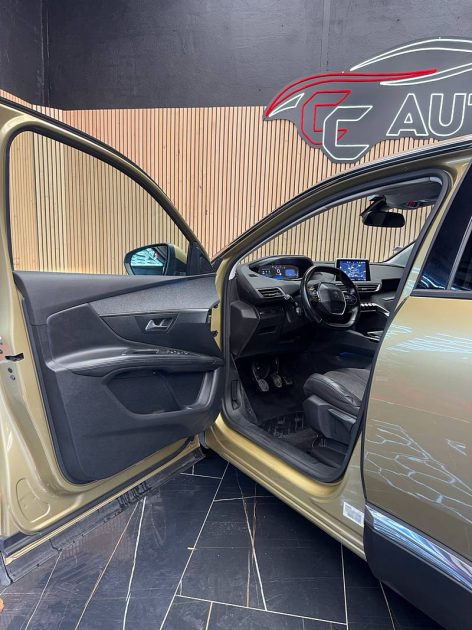 PEUGEOT 3008 SUV 2018