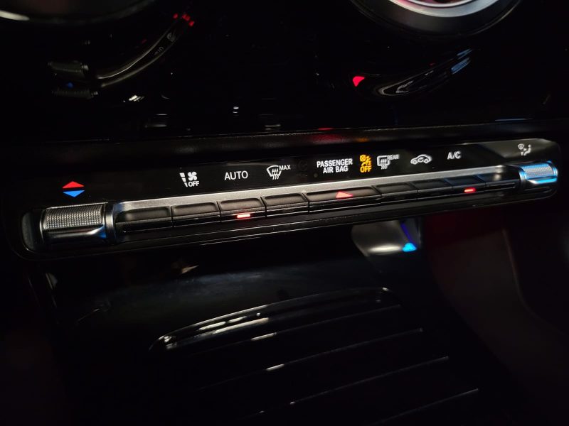  MERCEDES CLASSE A BERLINE 220d 190cv 2.0 AMG LINE 8G-DCT / TOIT OUVRANT + JANTES 19 ' + PARK ASSIST