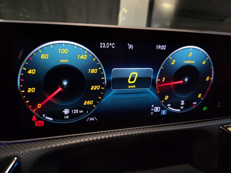  MERCEDES CLASSE A BERLINE 220d 190cv 2.0 AMG LINE 8G-DCT / TOIT OUVRANT + JANTES 19 ' + PARK ASSIST