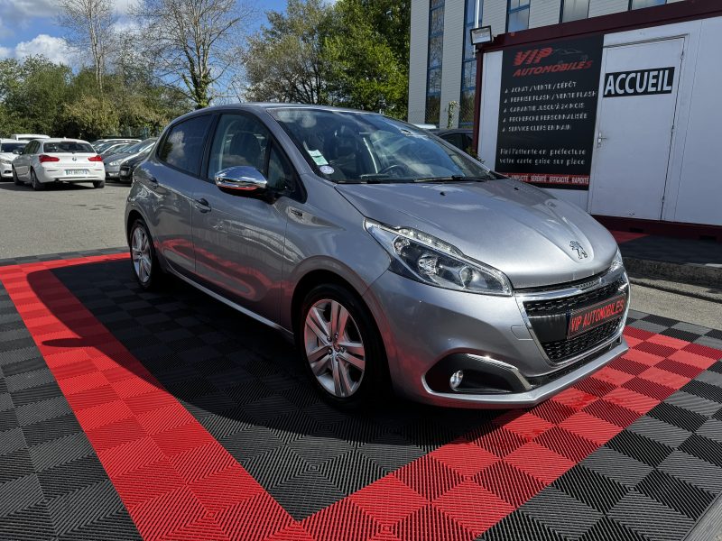 PEUGEOT 208 2019