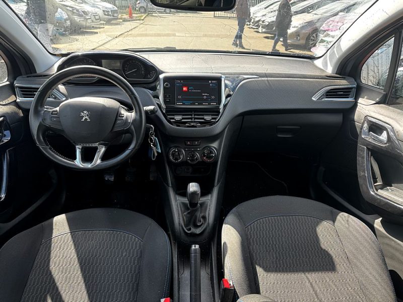 PEUGEOT 208 2019
