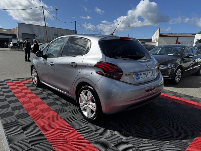 PEUGEOT 208 2019