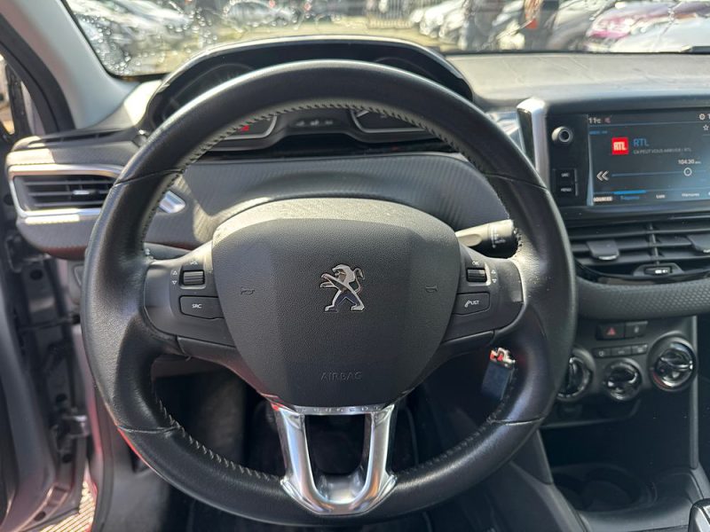 PEUGEOT 208 2019
