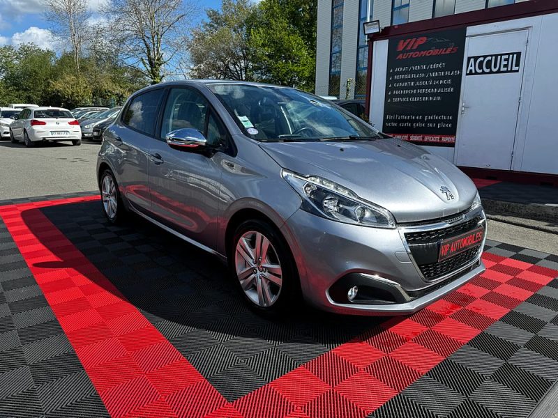 PEUGEOT 208 2019