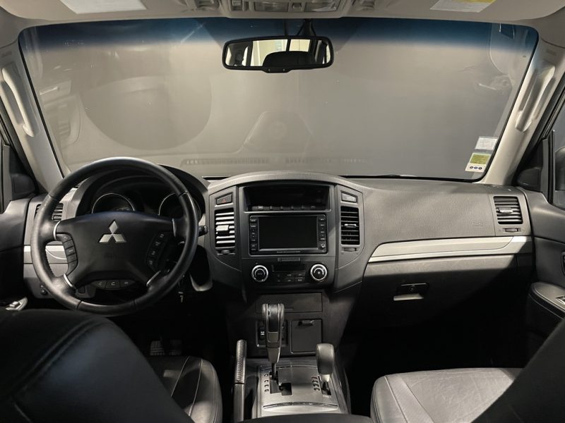 MITSUBISHI PAJERO 2010