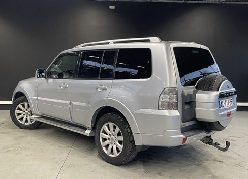 MITSUBISHI PAJERO 2010