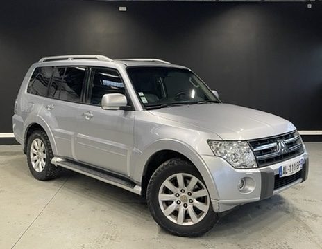 MITSUBISHI PAJERO 2010