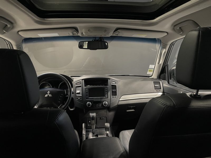 MITSUBISHI PAJERO 2010