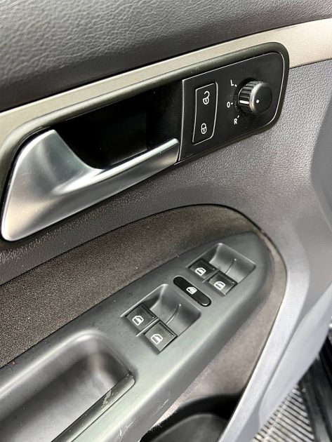 VOLKSWAGEN TOURAN 2007