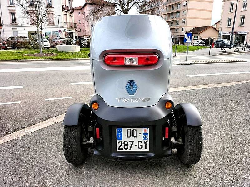 RENAULT TWIZY 45 2015