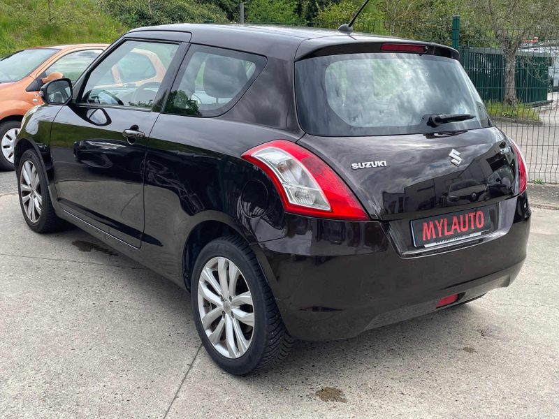 SUZUKI SWIFT PRIVILEGE TOIT OUVRANT