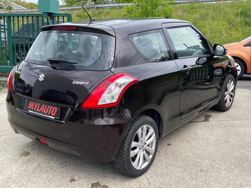 SUZUKI SWIFT PRIVILEGE TOIT OUVRANT