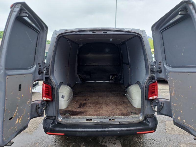 VOLKSWAGEN TRANSPORTER 2021