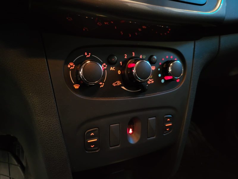 DACIA LOGAN II BERLINE 0.9 TCe 90ch eco² Ambiance MOTEUR A CHAINE / RADARS DE RECUL / BLUETOOTH