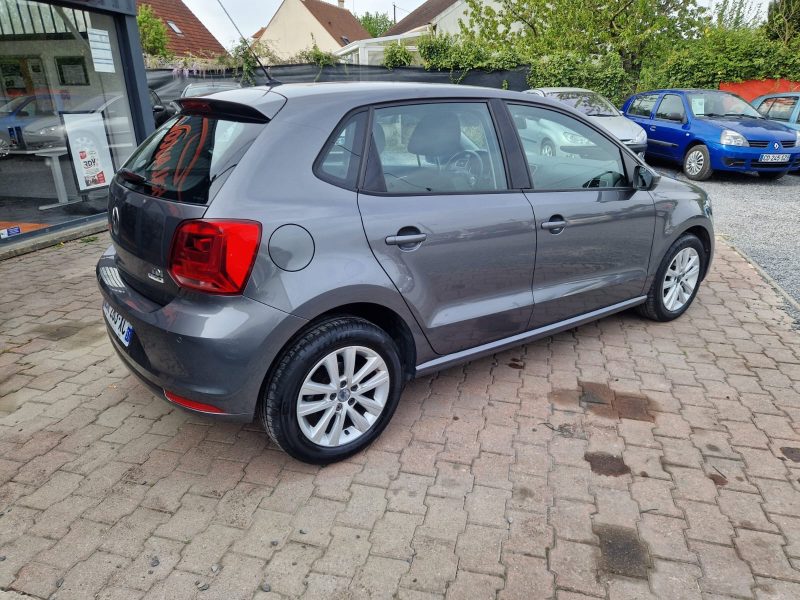 VOLKSWAGEN POLO V 1.4L TDI 90ch BlueMotion Technology Confortline / RÉVISER