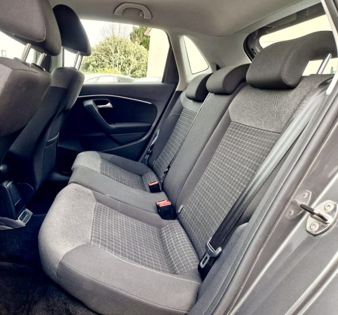 VOLKSWAGEN POLO V 1.4L TDI 90ch BlueMotion Technology Confortline / RÉVISER