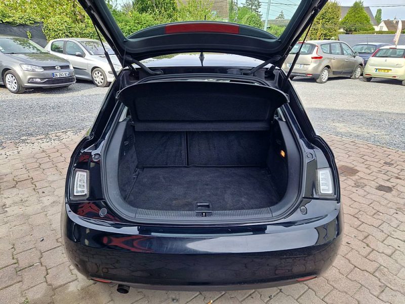 AUDI A1 1.6L TDi 105cv AMBIENTE / Révisée&Garantie