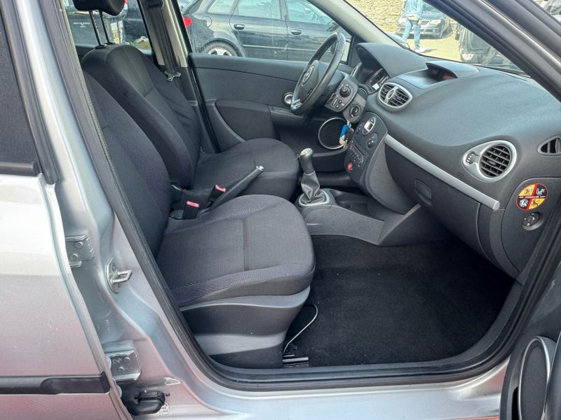 RENAULT CLIO 4cv REVISE GARANTIE 24 MOIS