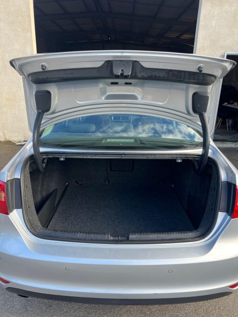 🌟 Volkswagen Jetta 1.6 TDI 105 Confortline 🌟