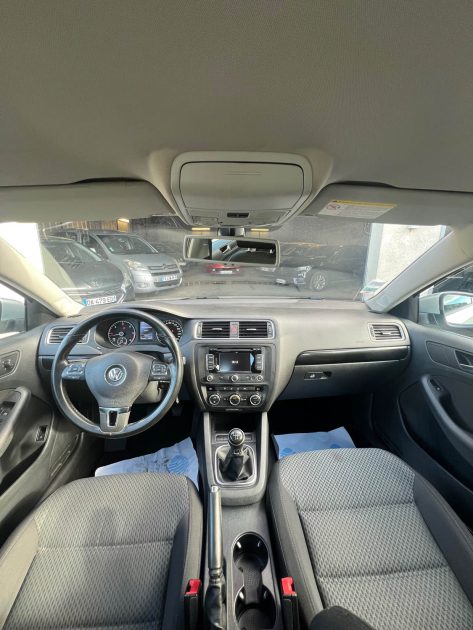 🌟 Volkswagen Jetta 1.6 TDI 105 Confortline 🌟