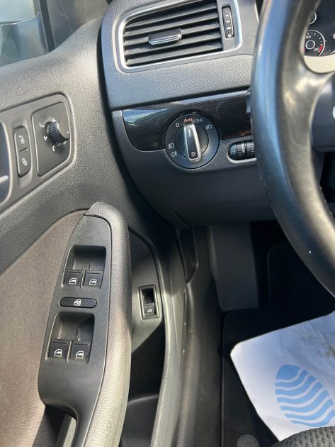 🌟 Volkswagen Jetta 1.6 TDI 105 Confortline 🌟