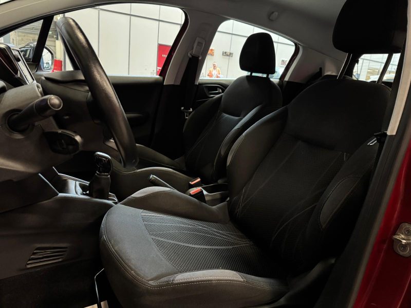 PEUGEOT 208 1.2 VTi 82 Active 