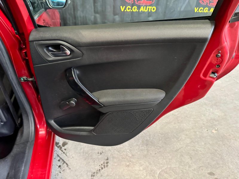 PEUGEOT 208 1.2 VTi 82 Active 